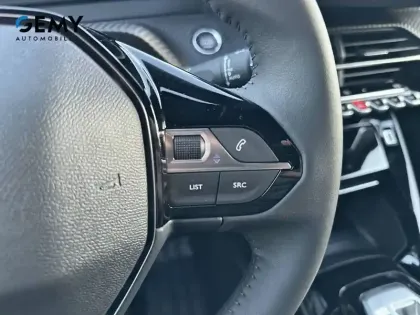 Photo 31 Peugeot 2008  Electrique 50 kWh 136 ch