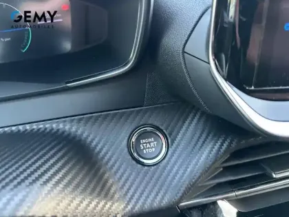 Photo 29 Peugeot 2008  Electrique 50 kWh 136 ch