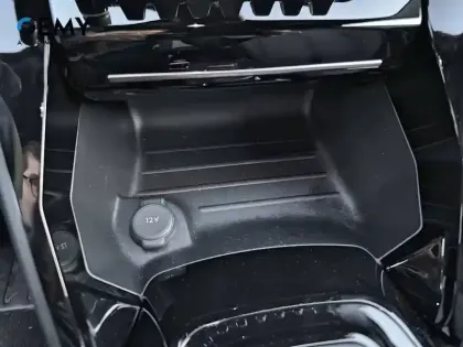 Photo 44 Peugeot 2008  Electrique 50 kWh 136 ch