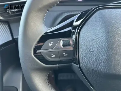 Photo 30 Peugeot 2008  Electrique 50 kWh 136 ch