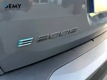 Photo 40 Peugeot 2008  Electrique 50 kWh 136 ch