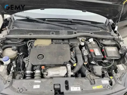 Photo 11 Peugeot 208  BlueHDi 100 S&S BVM6