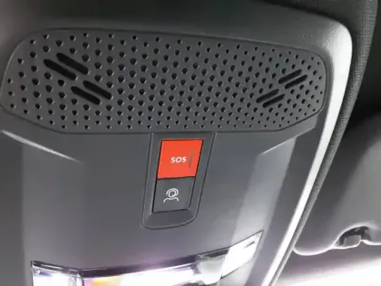 Photo 46 Peugeot 208  Hybrid 100 e-DCS6