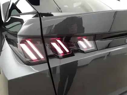 Photo 44 Peugeot 3008  Hybrid 136 e-DCS6