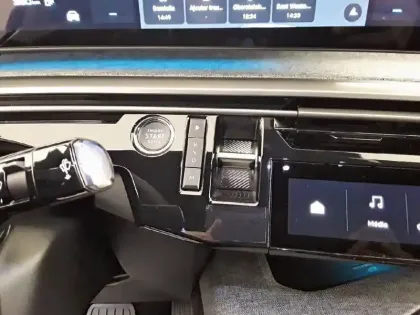 Photo 13 Peugeot 3008  Hybrid 136 e-DCS6