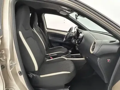 Photo 13 Toyota Aygo  X 1.0 VVT-i 72 S-CVT