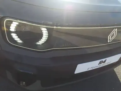 Photo 51 Renault 4 Renault  E-Tech Electrique 150 ch autonomie confort