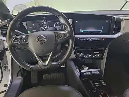 Photo 7 Opel Mokka  Electrique 136 ch & Batterie 50 kWh