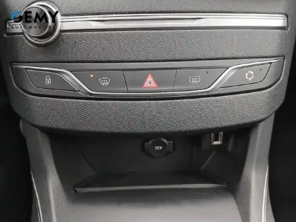 Photo 19 Peugeot 308  PureTech 110ch S&S BVM6