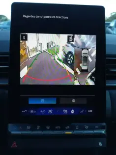 Photo 5 Renault Symbioz  E-Tech full hybrid 145