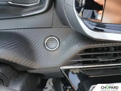 Photo 59 Peugeot 2008  PureTech 100 S&S BVM6