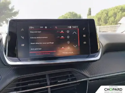 Photo 33 Peugeot 2008  PureTech 100 S&S BVM6