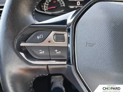 Photo 55 Peugeot 2008  PureTech 100 S&S BVM6