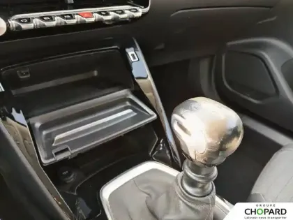 Photo 60 Peugeot 2008  PureTech 100 S&S BVM6