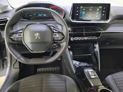 Photo 29 Peugeot 208  Electrique 50 kWh 136ch