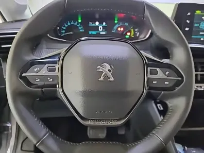 Photo 30 Peugeot 208  Electrique 50 kWh 136ch