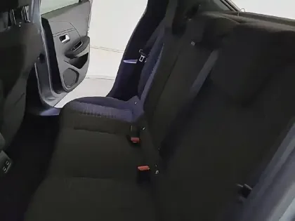 Photo 33 Peugeot 208  Electrique 50 kWh 136ch