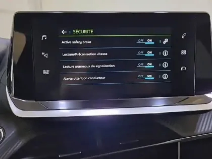 Photo 41 Peugeot 208  Electrique 50 kWh 136ch