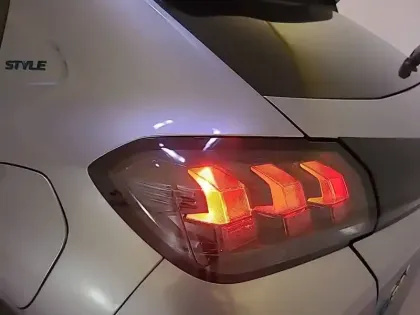 Photo 38 Peugeot 208  Electrique 50 kWh 136ch