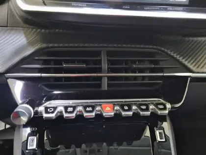 Photo 22 Peugeot 208  PureTech 100 S&S EAT8