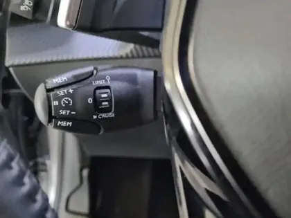 Photo 25 Peugeot 208  PureTech 100 S&S EAT8