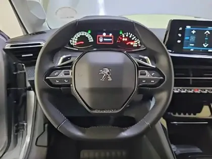 Photo 8 Peugeot 208  PureTech 100 S&S EAT8