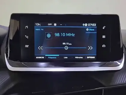 Photo 21 Peugeot 208  PureTech 100 S&S EAT8