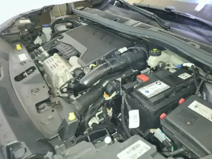 Photo 14 Peugeot 2008  PureTech 130 S&S EAT8