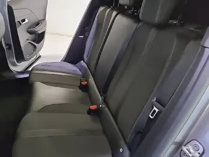 Photo 11 Peugeot 2008  PureTech 130 S&S EAT8