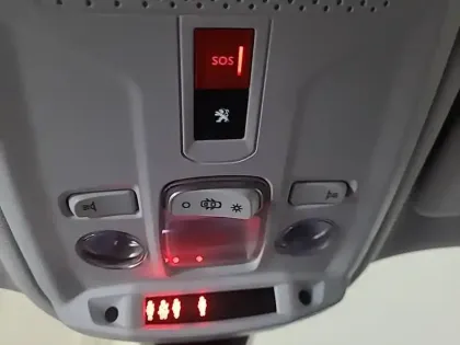 Photo 25 Peugeot 2008  PureTech 130 S&S EAT8