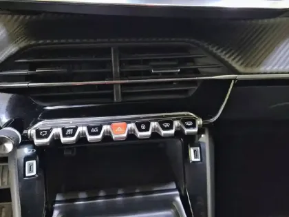 Photo 24 Peugeot 2008  PureTech 130 S&S EAT8