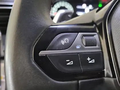 Photo 27 Peugeot 2008  PureTech 130 S&S EAT8