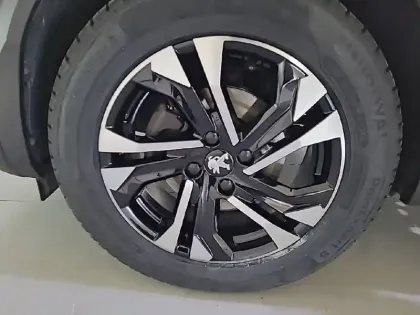 Photo 12 Peugeot 2008  PureTech 130 S&S EAT8