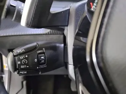 Photo 26 Peugeot 2008  PureTech 130 S&S EAT8