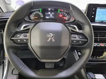 Photo 8 Peugeot 2008  PureTech 130 S&S EAT8