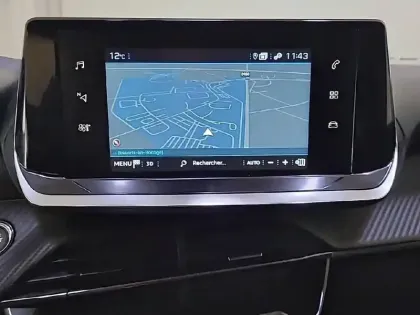 Photo 18 Peugeot 2008  PureTech 130 S&S EAT8