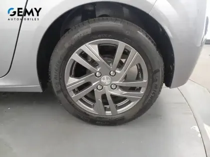 Photo 10 Peugeot 208  PureTech 75 S&S BVM5