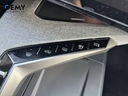 Photo 75 Peugeot 3008  Electrique 325 ch 4x4 73 kWh