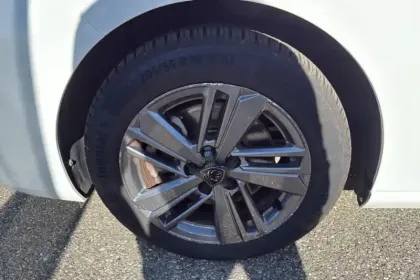 Photo 12 Peugeot 308  BlueHDi 130ch S&S EAT8