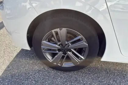 Photo 14 Peugeot 308  BlueHDi 130ch S&S EAT8