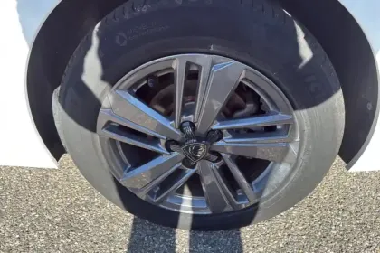 Photo 11 Peugeot 308  BlueHDi 130ch S&S EAT8