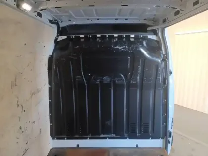 Photo 31 Renault Master  FGN TRAC F3300 L2H2 BLUE DCI 135