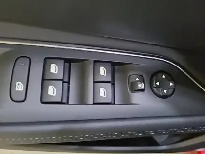 Photo 31 Peugeot 3008  Puretech 130ch S&S EAT8