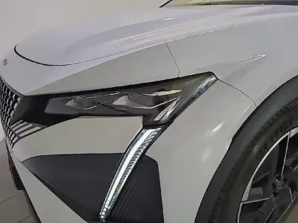 Photo 15 Peugeot 408  PureTech 130 ch S&S EAT8