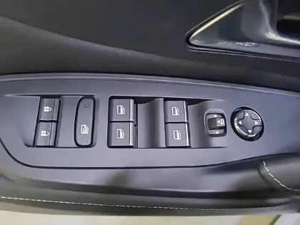 Photo 34 Peugeot 408  PureTech 130 ch S&S EAT8