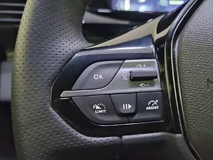 Photo 29 Peugeot 408  PureTech 130 ch S&S EAT8