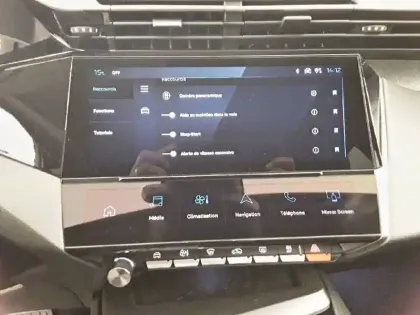 Photo 21 Peugeot 308  BlueHDi 130ch S&S EAT8