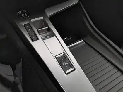 Photo 13 Peugeot 308  BlueHDi 130ch S&S EAT8