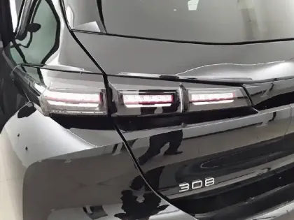 Photo 16 Peugeot 308  BlueHDi 130ch S&S EAT8