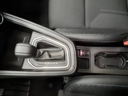 Photo 33 Renault Clio  E-Tech full hybrid 145